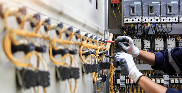 Professional Electrician technician working in Selma, TX